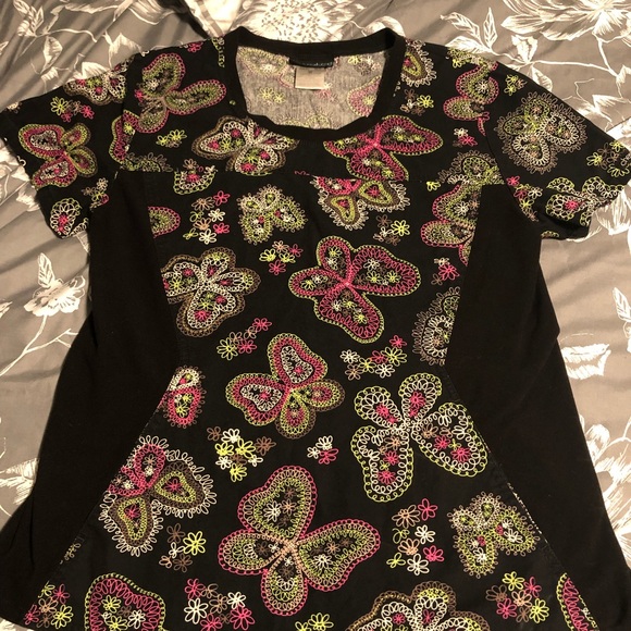 SOLD!  2 Scrub tops Sz M Grey’s Anatomy & Cherokee - Picture 3 of 16